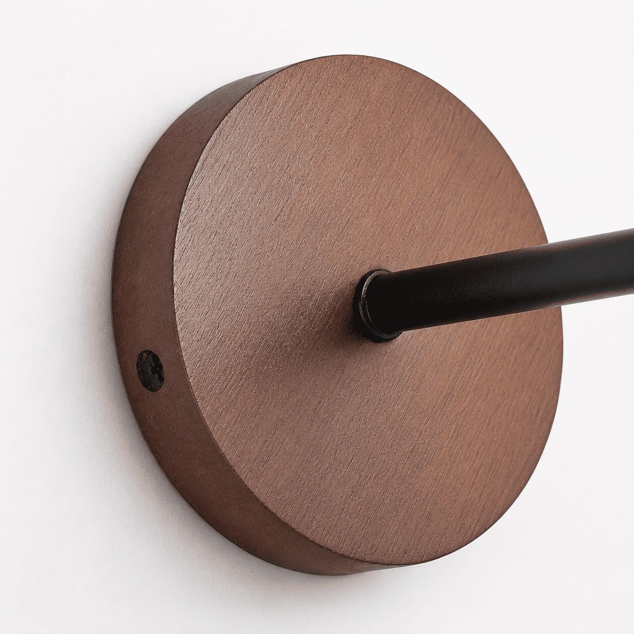 Travira walnut round backplate detail