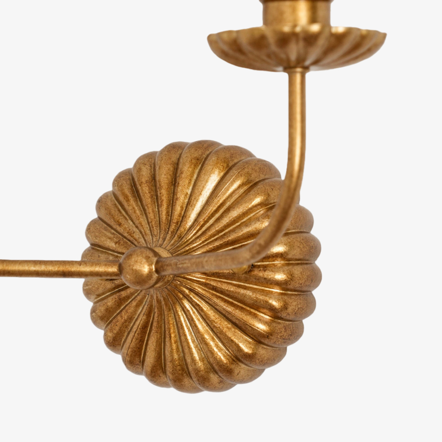 Roven sculpted gold backplate detail
