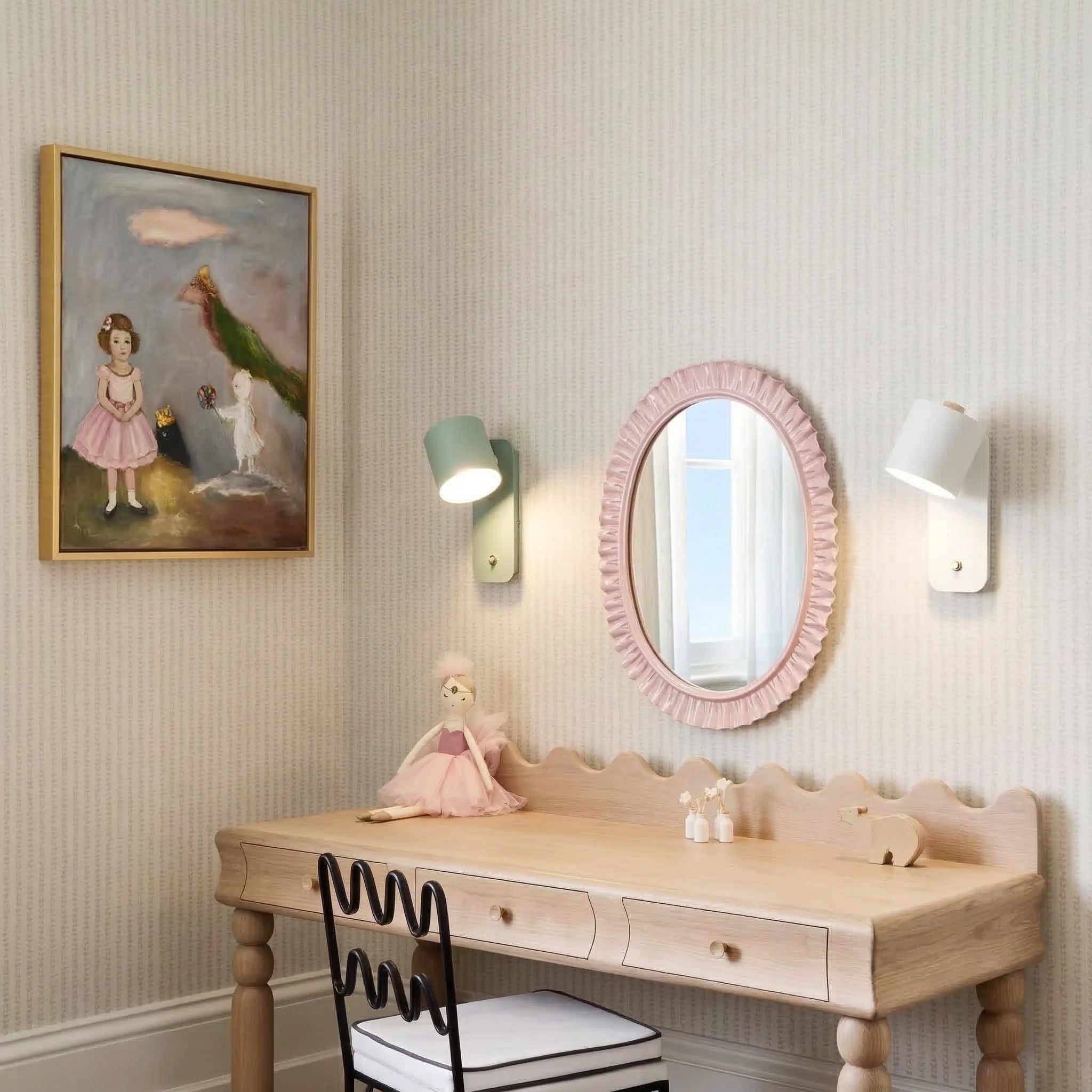 Customer room with Aurabrova wall sconces