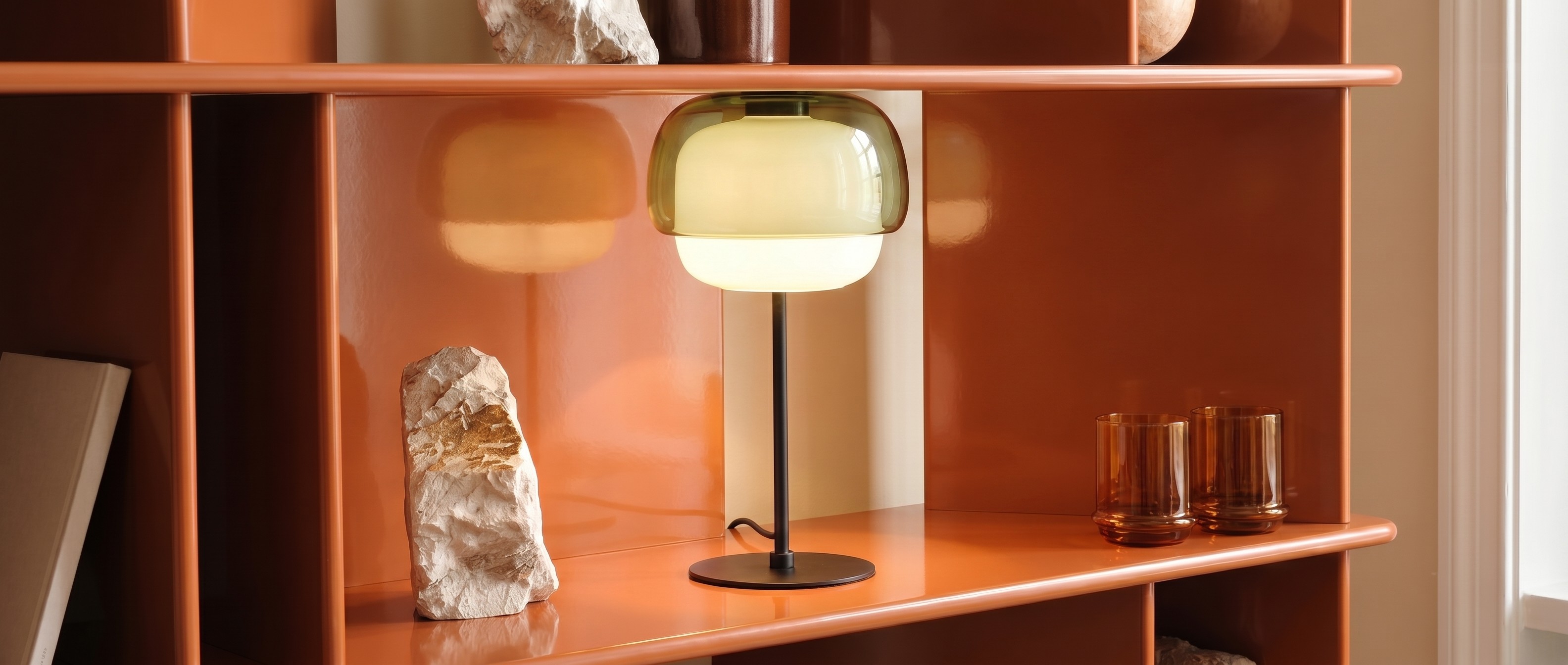 Clinco table lamp styled on shelf