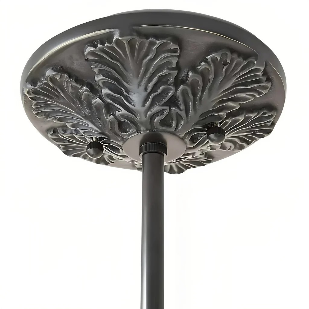 Detailed ceiling plate and lamp body
