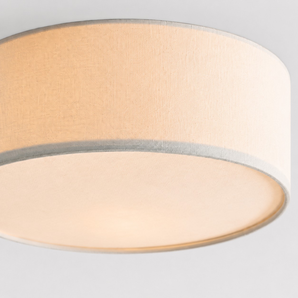 Dumora shade diffuser and fabric rim detail