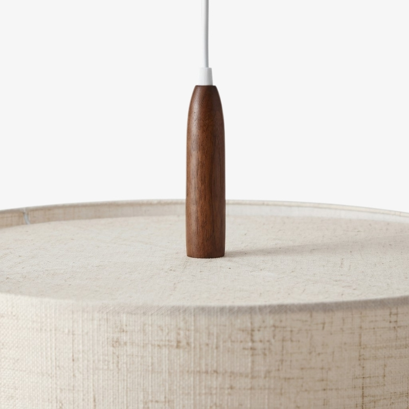 Close-up of the pendant lamp suspension detail