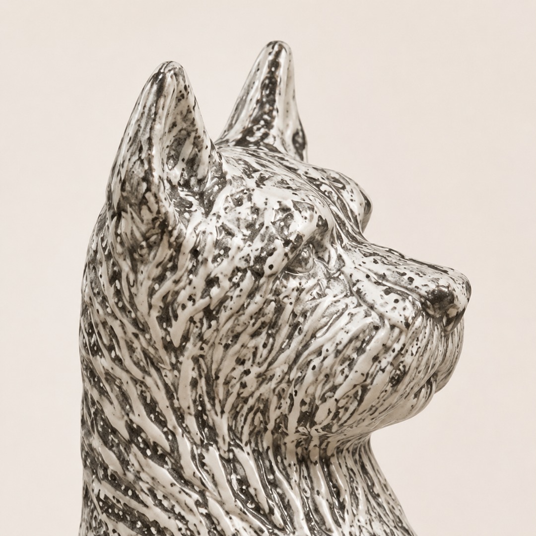 Complete dog head detail on the Guardian cast iron door stopper
