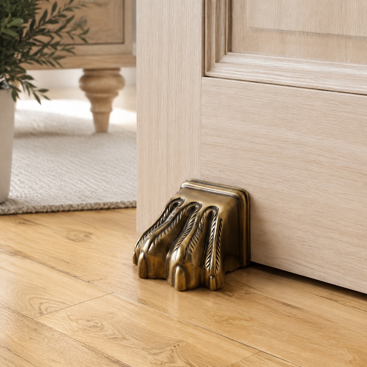 Guardian door stopper scene 3