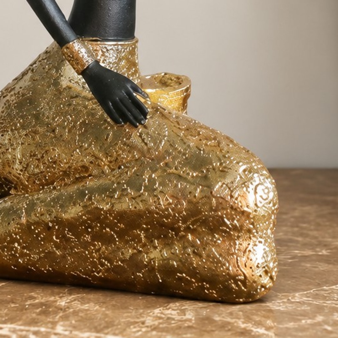 Embossed antique gold resin texture detail