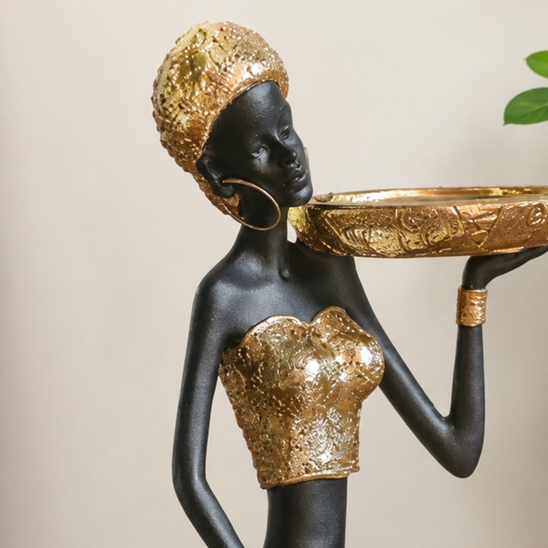 Close view of the Aura candlestick figure and tray