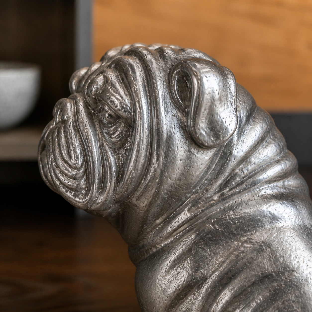 White copper bulldog profile detail