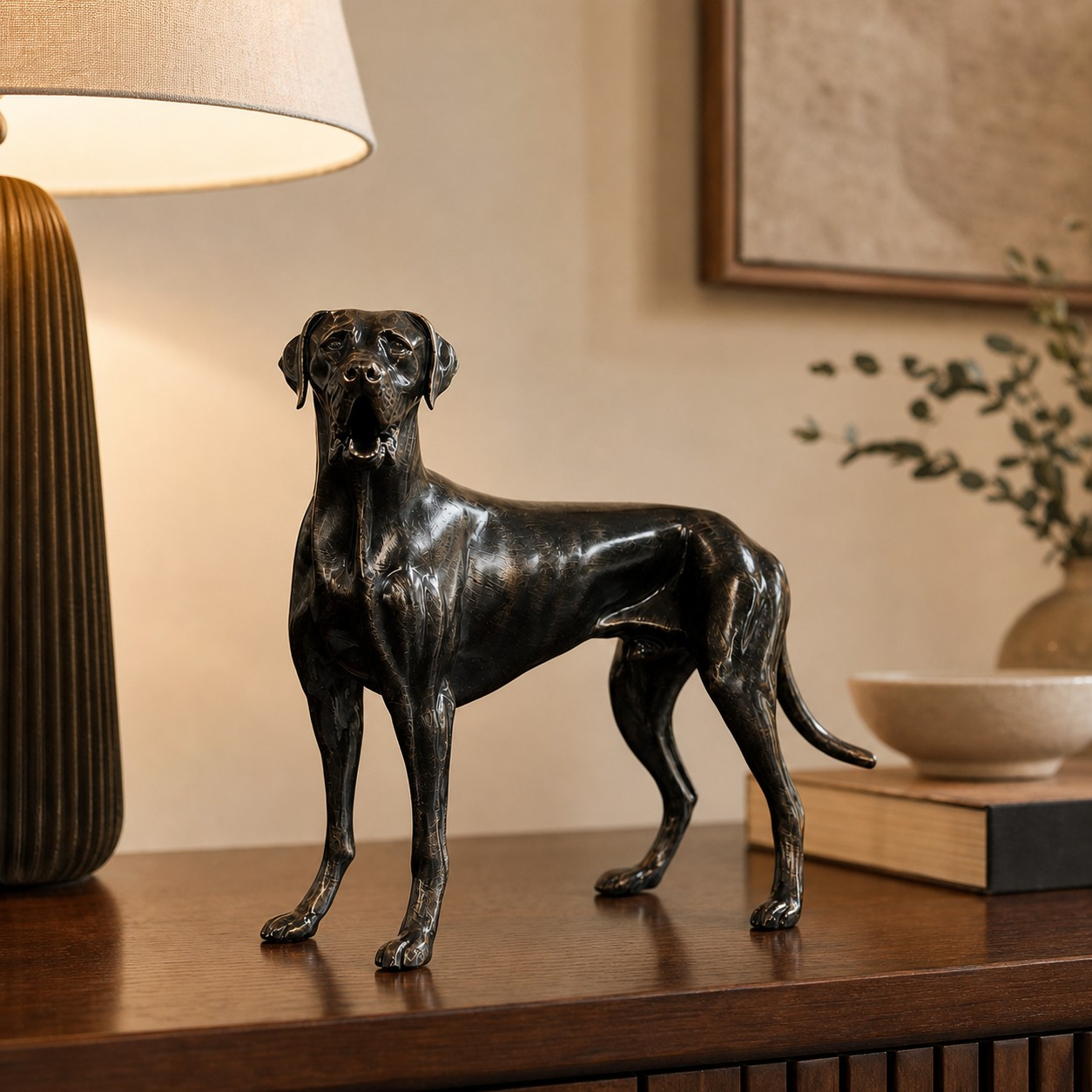 Standing Floxo sculpture in a warm interior