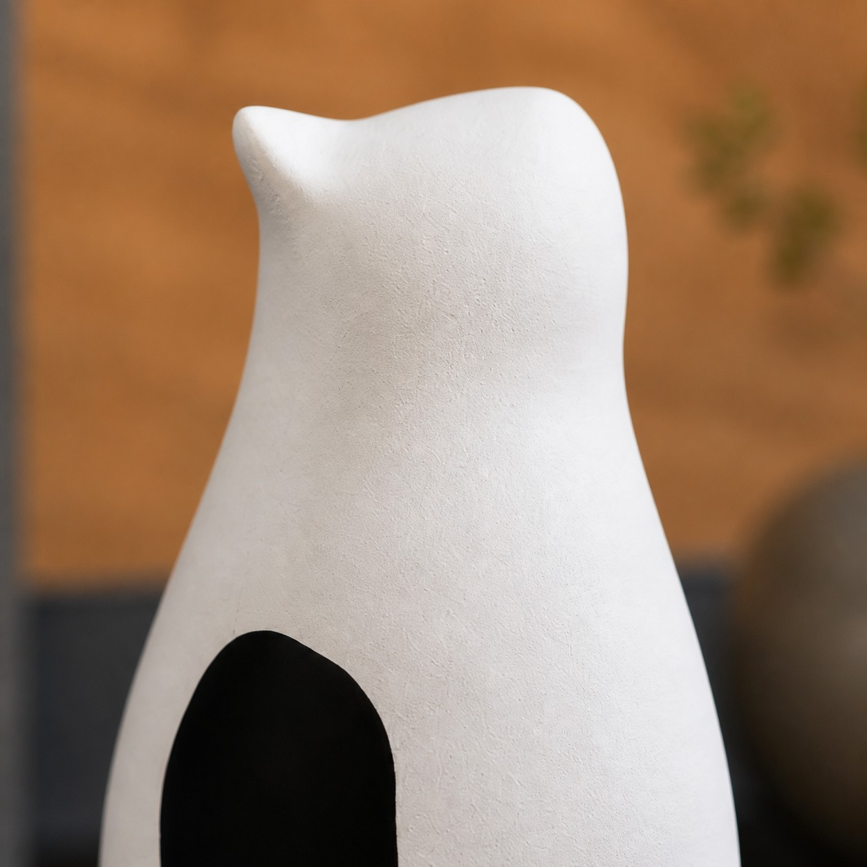 Felora white resin cat rounded silhouette detail
