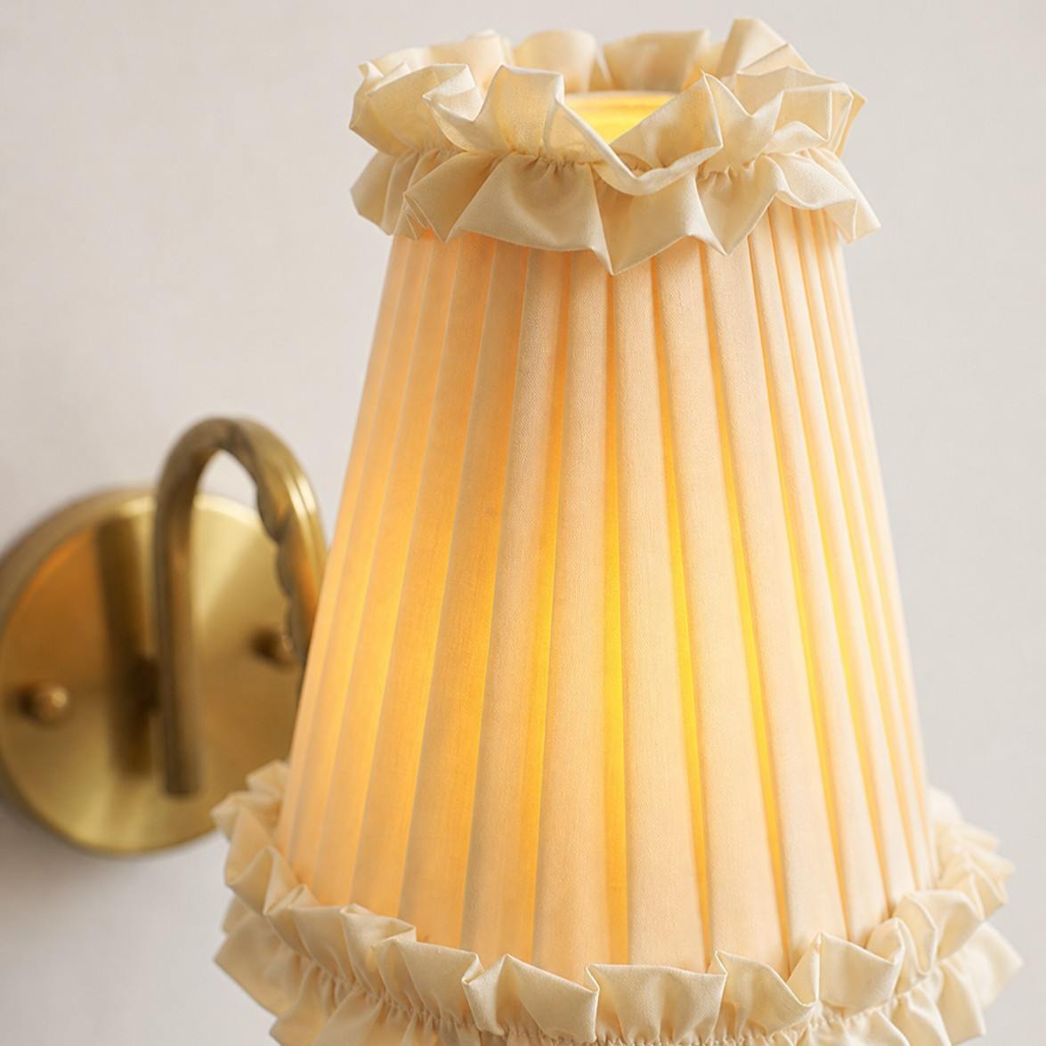 detail ruffled fabric
