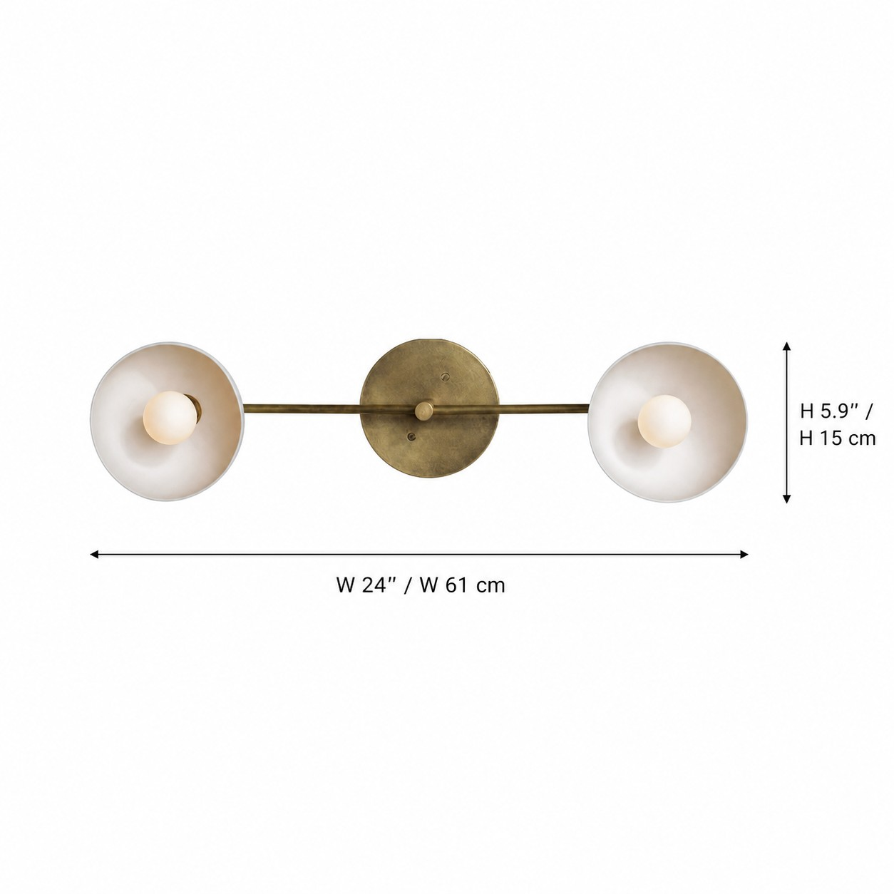 Afmetingen wandlamp: 24 inch breed en 5,9 inch hoog, 61 bij 15 centimeter.