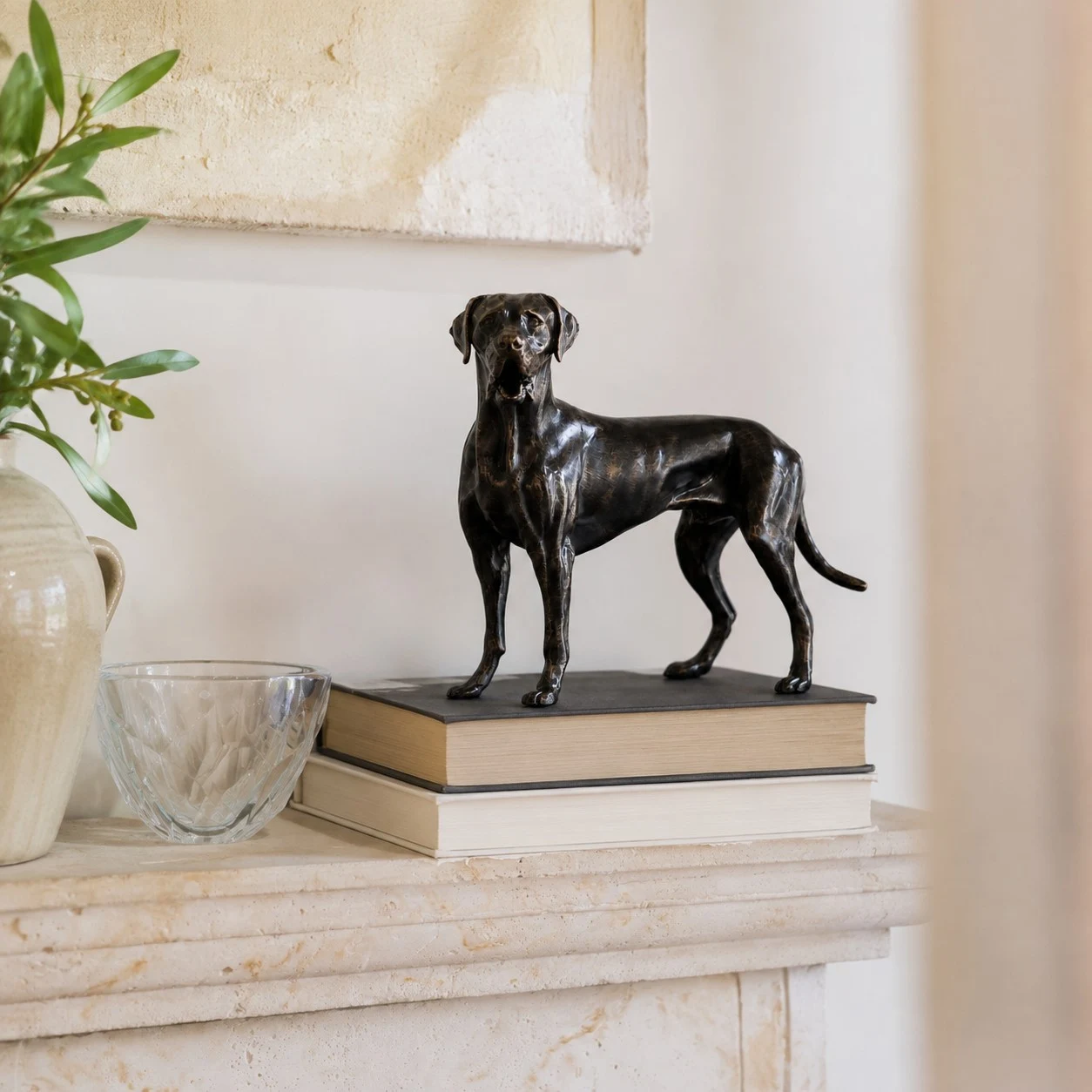 Floxo scene standing mantel