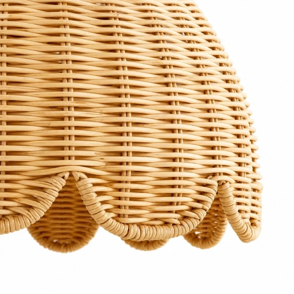 Naturalny, rattanowy, pleciony koszyk