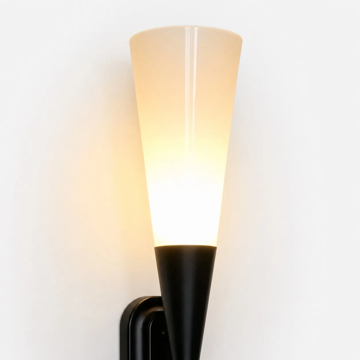 detail white glass shade