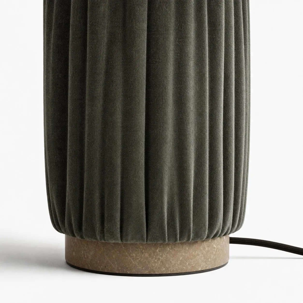 detail dark green base