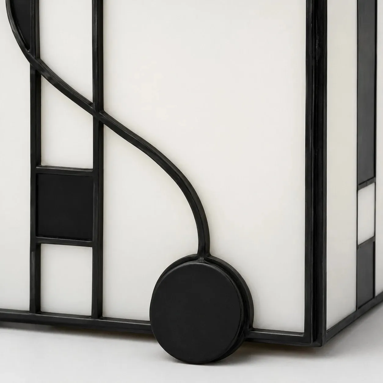 Cube shade piano note motif detail