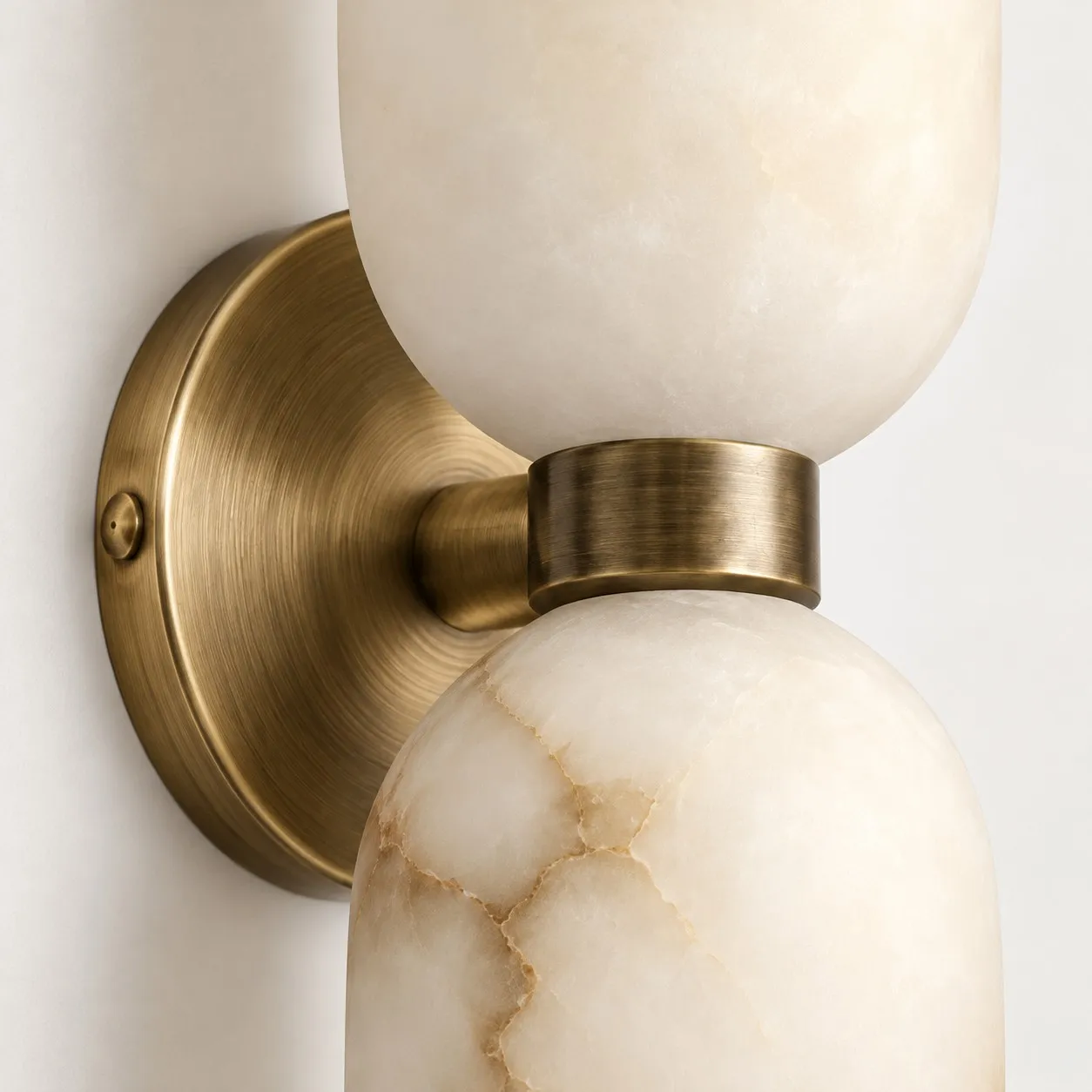 Aurora alabaster wall lamp brass backplate detail