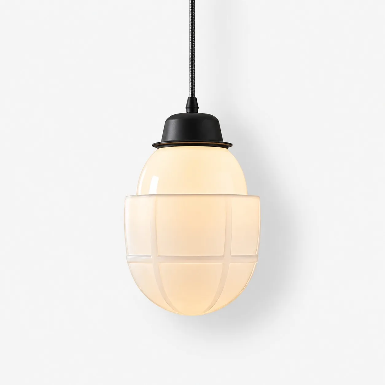 Vexrona milk glass pendant Model E
