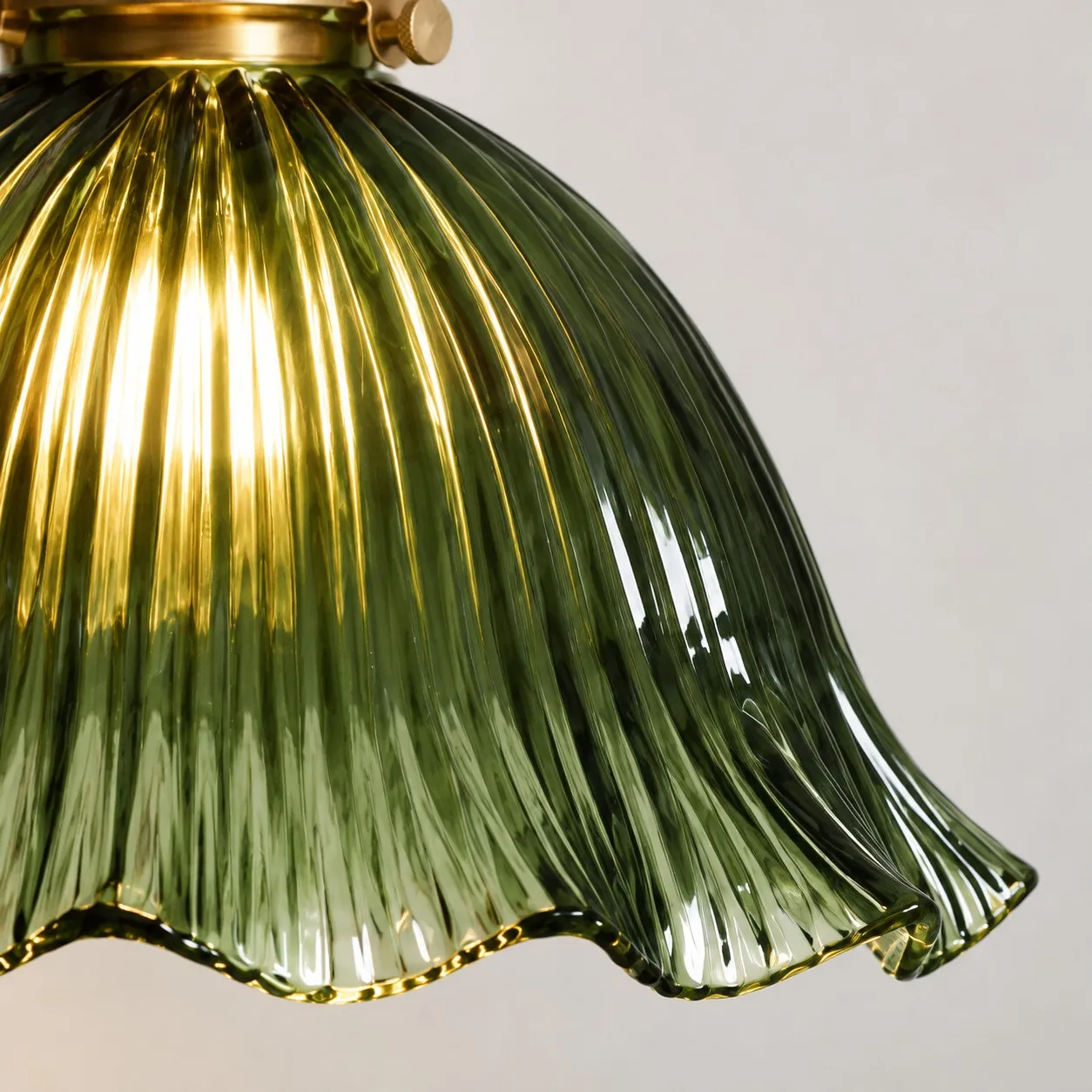Green ribbed glass shade detail